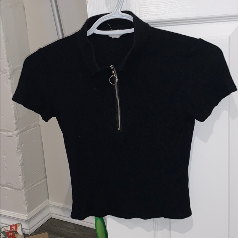 Garage cropped top